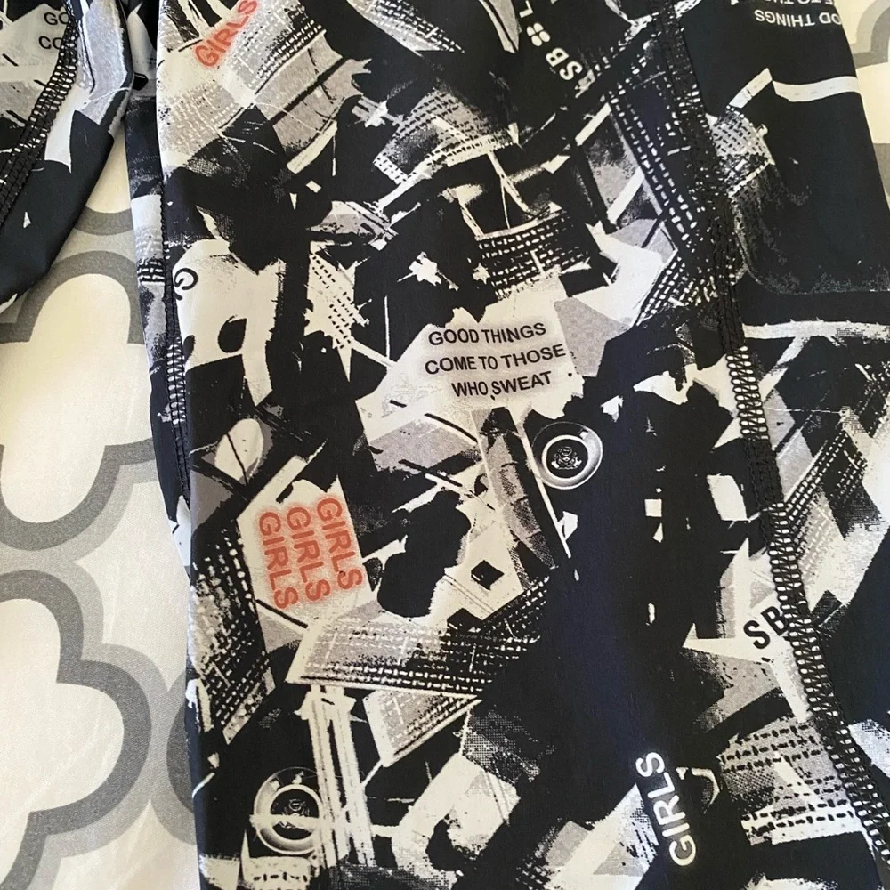 Zero Gravity Leggings - Picture 3 of 10